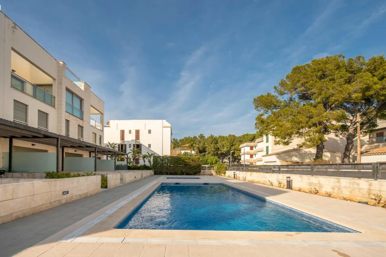 Apartment La Nau - Fantastic Apartment With Hot Tub And Pool, Just Steps Away From Beach Port de Pollenca