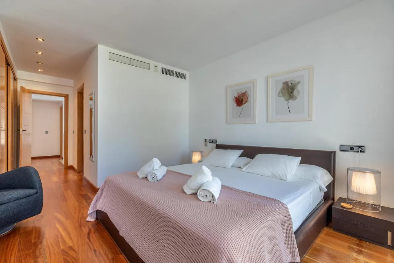 Apartment La Nau - Fantastic Apartment With Hot Tub And Pool, Just Steps Away From Beach Port de Pollenca Spain