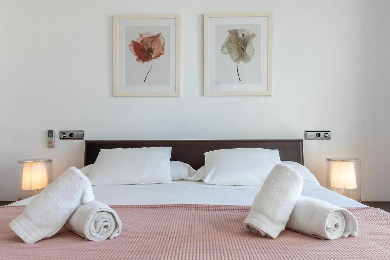 Apartment La Nau - Fantastic Apartment With Hot Tub And Pool, Just Steps Away From Beach Port de Pollenca Spain