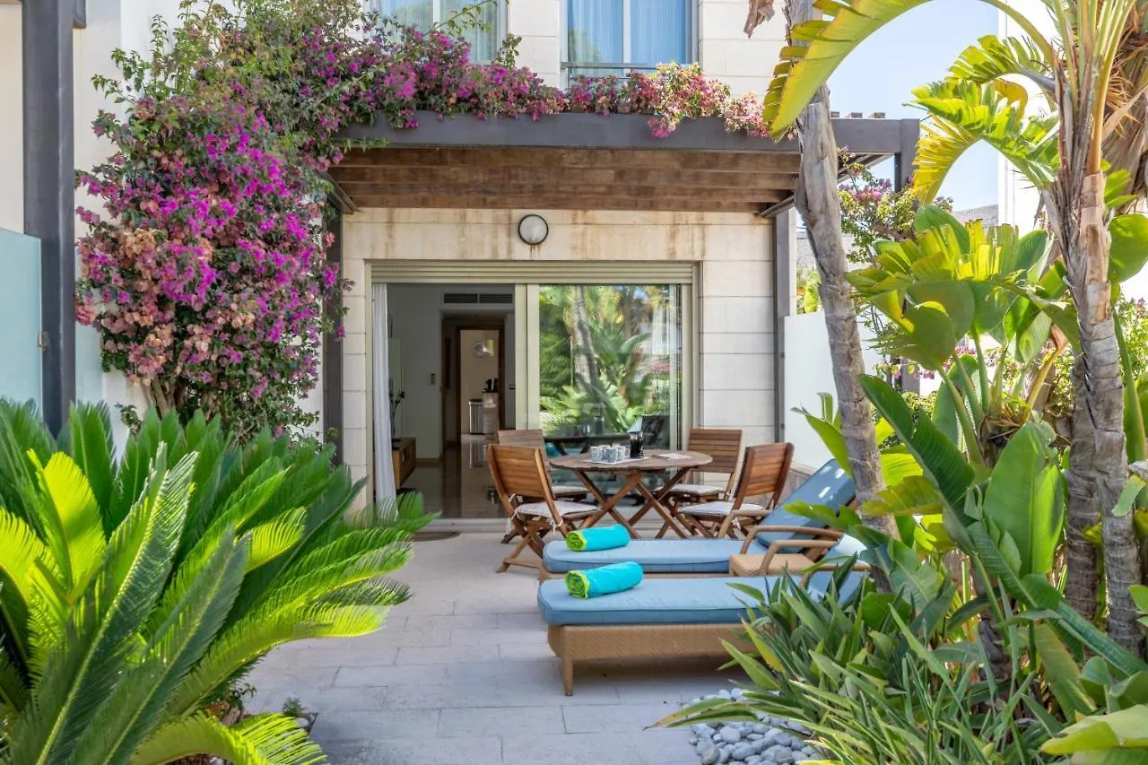 Apartment La Nau - Fantastic Apartment With Hot Tub And Pool, Just Steps Away From Beach Port de Pollenca 0*,  Spain