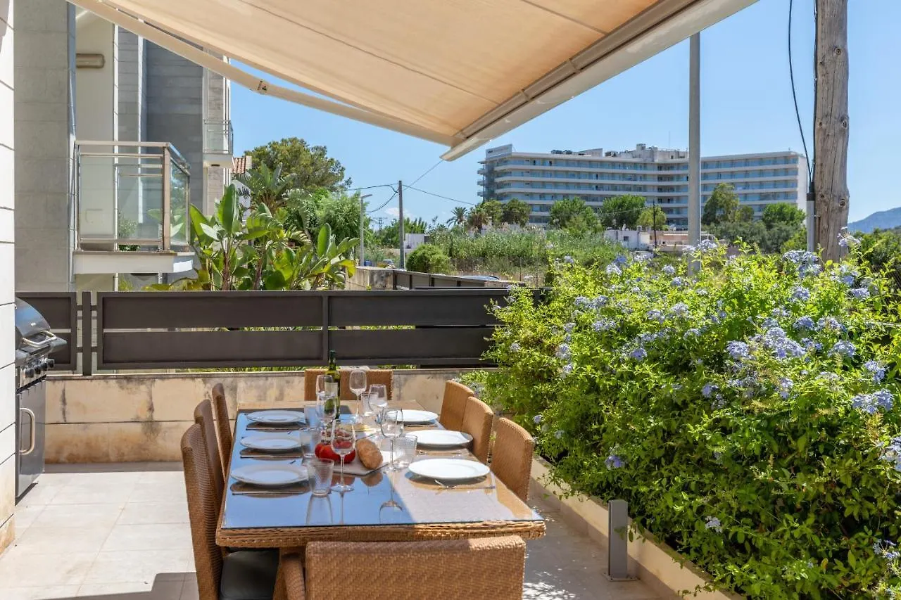 Apartment La Nau - Fantastic Apartment With Hot Tub And Pool, Just Steps Away From Beach Port de Pollenca
