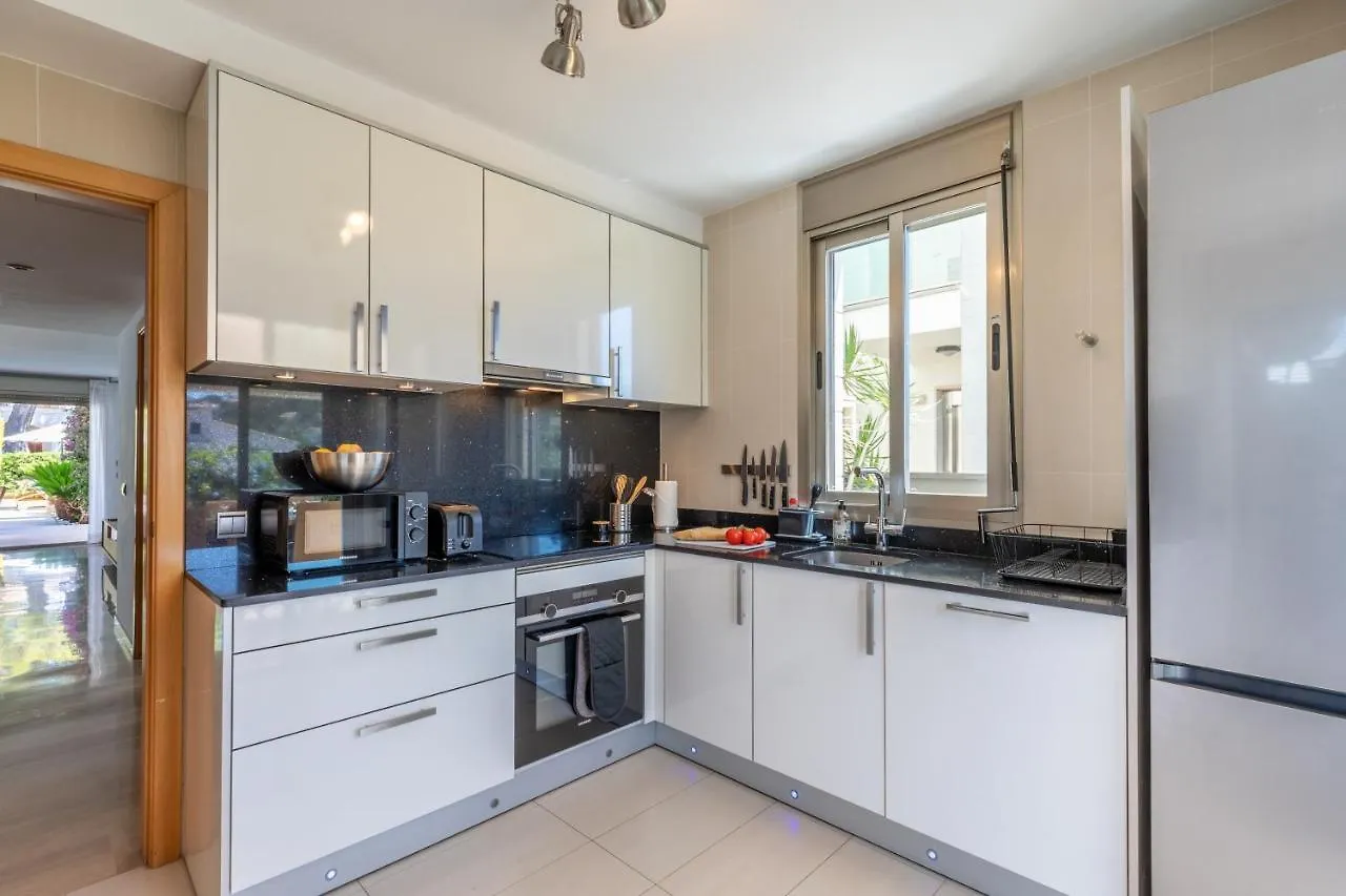 Apartment La Nau - Fantastic Apartment With Hot Tub And Pool, Just Steps Away From Beach Port de Pollenca