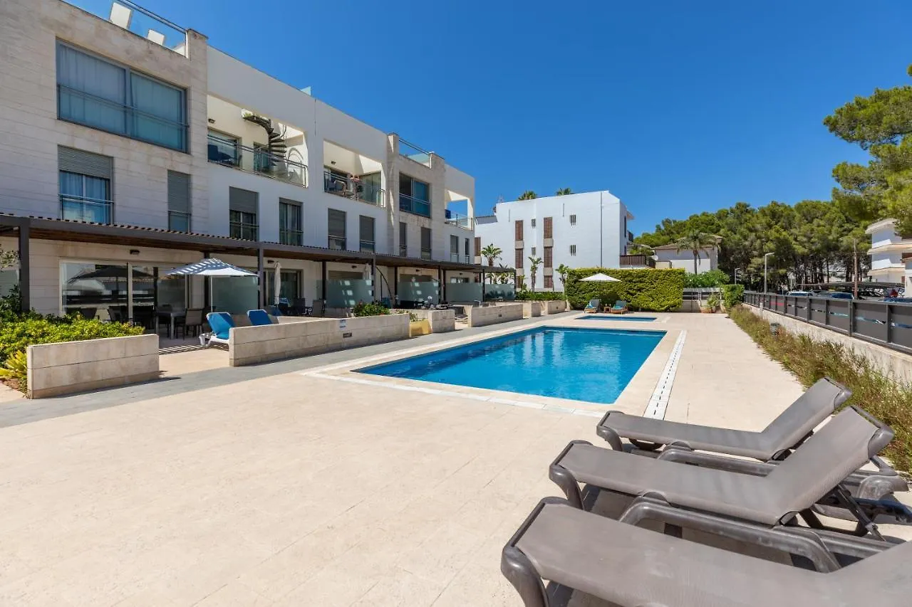 Apartment La Nau - Fantastic Apartment With Hot Tub And Pool, Just Steps Away From Beach Port de Pollenca